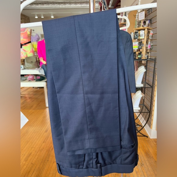 Navy Men’s Suit - Picture 7 of 9